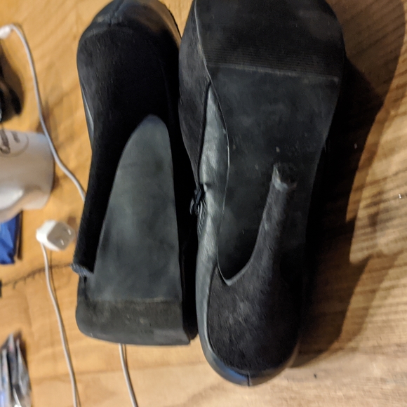 Shoes - Picture 2 of 2